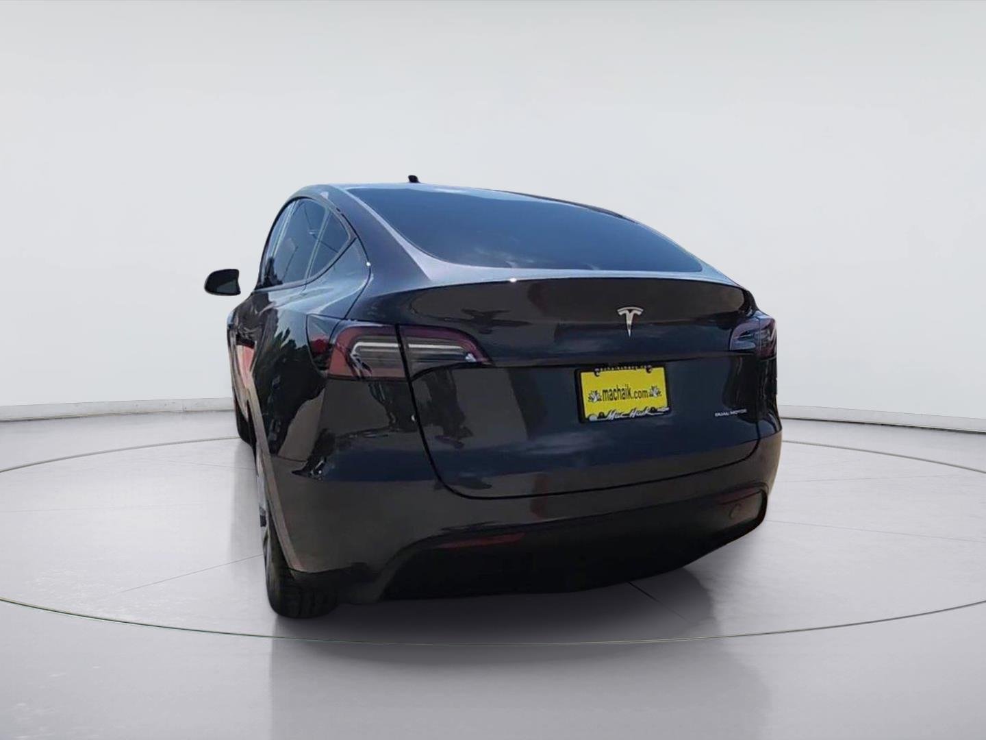 2024 Tesla Model Y photo 7 of 33