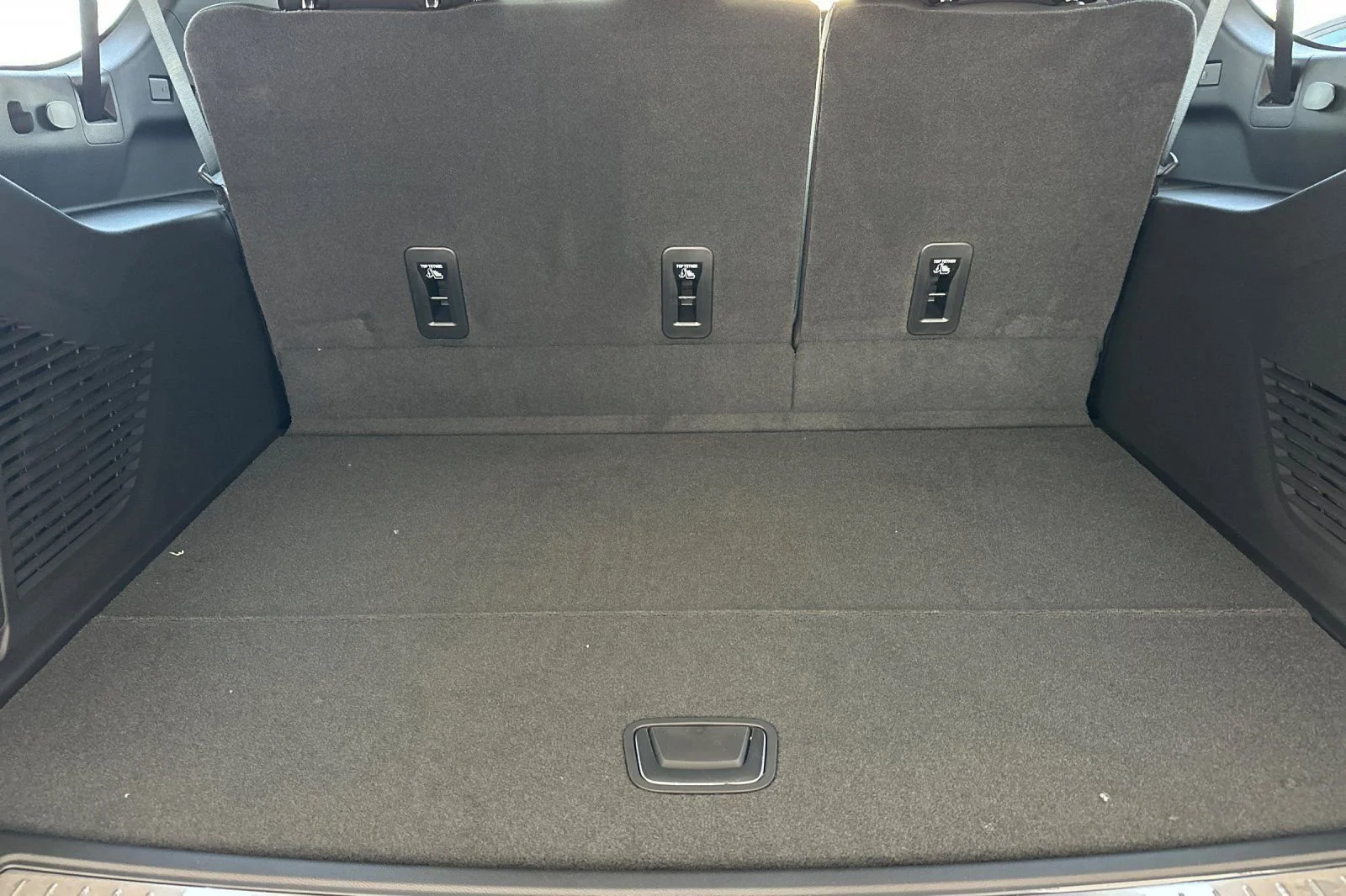 2026 GMC Yukon XL Denali - Photo 17