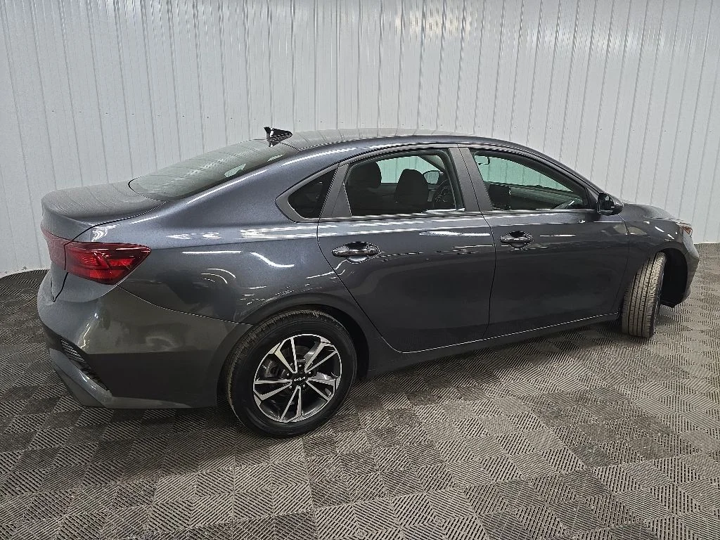 Used 2023 Gray Kia LXS image 3