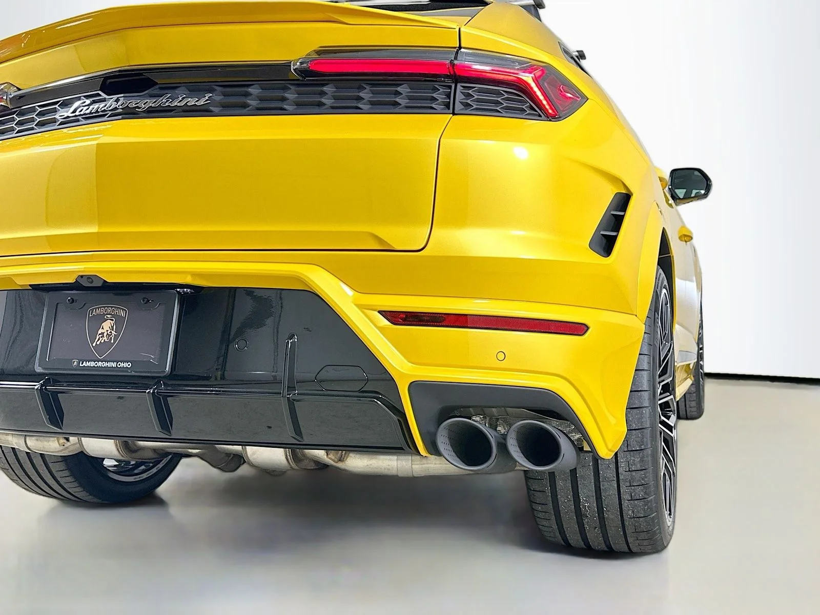 Used 2025 Yellow Lamborghini  image 63