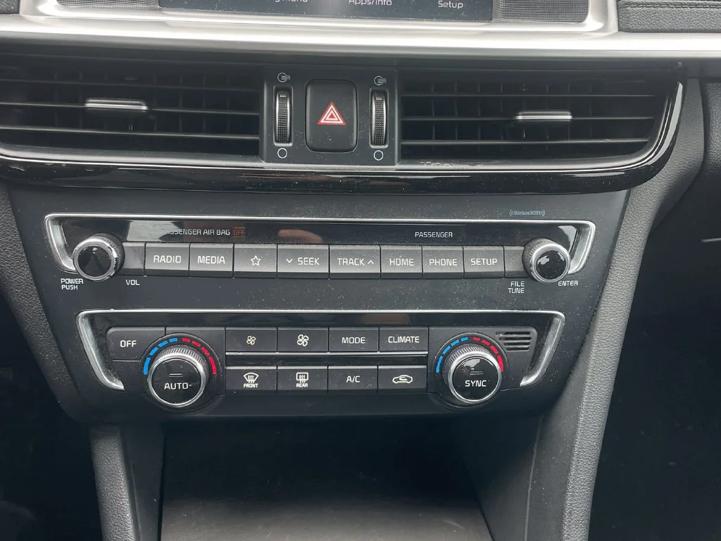 Used 2019 Red Kia S image 18