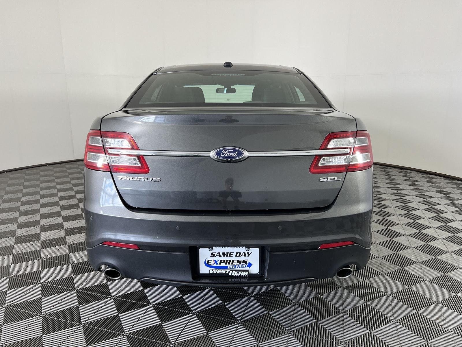 Used 2018 Magnetic Ford SEL image 4