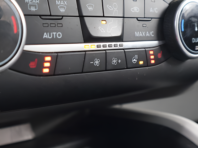 Used 2024 Red Ford Active image 26