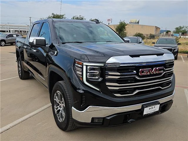 Used 2025 Onyx Black GMC SLT 4x4 Crew Cab 5.75 ft. box 147.4 in. WB image 6