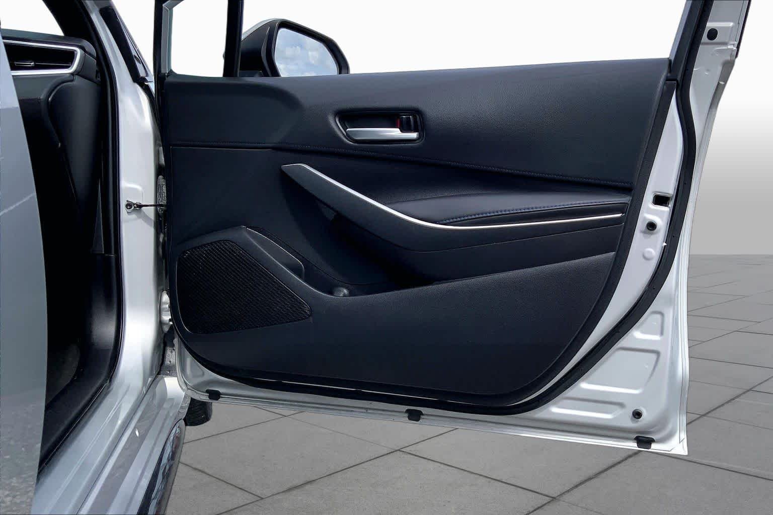 Used 2020 Classic Silver Metallic Toyota SE image 22