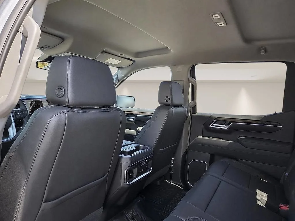 2026 GMC Sierra 1500 SLT - Photo 11