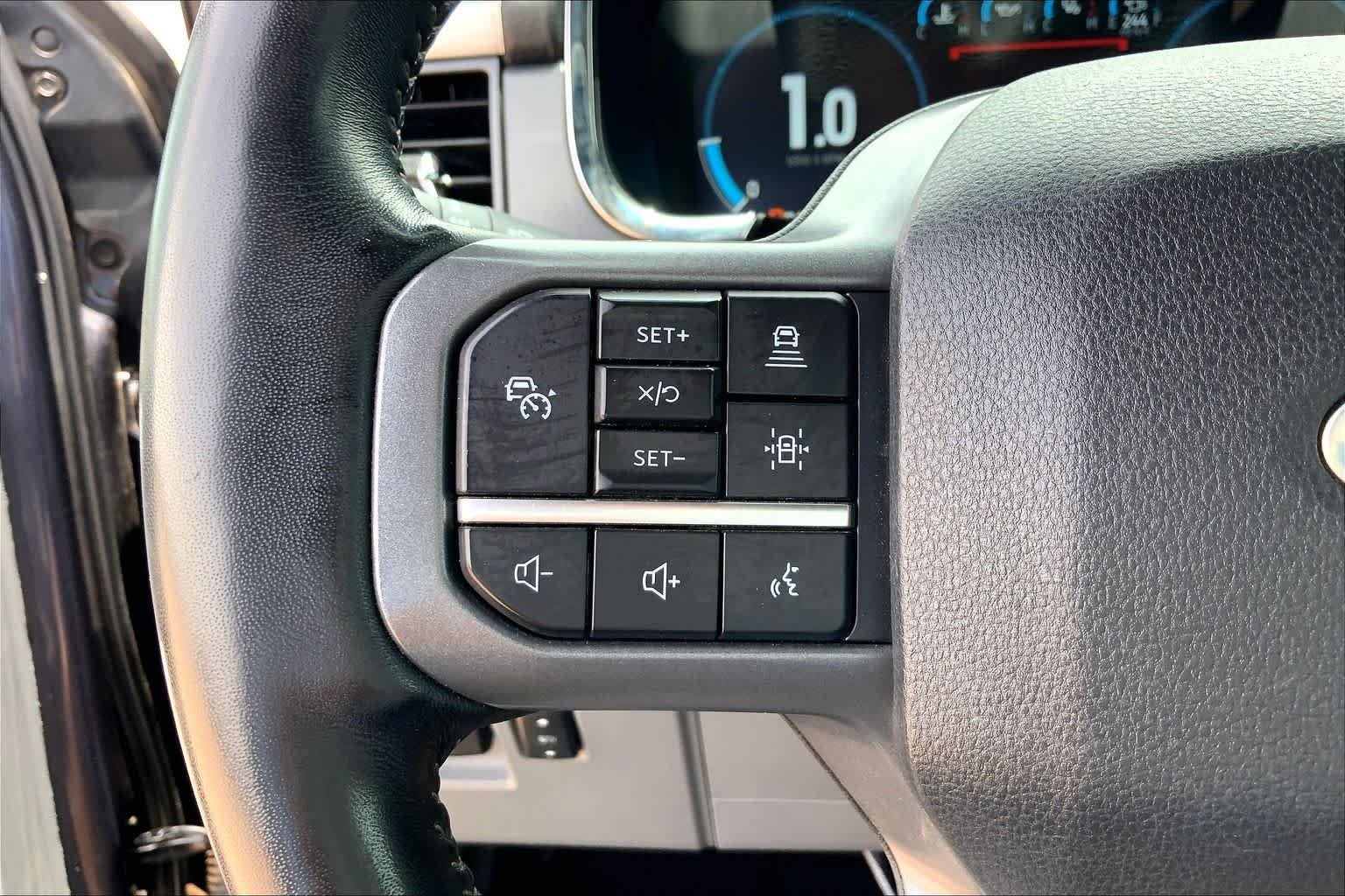 Used 2021 Smoked Quartz Metallic Tinted Clearcoat Ford LARIAT image 24
