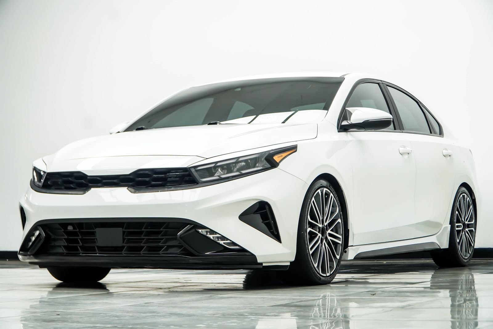 Used 2024 White Kia GT image 10
