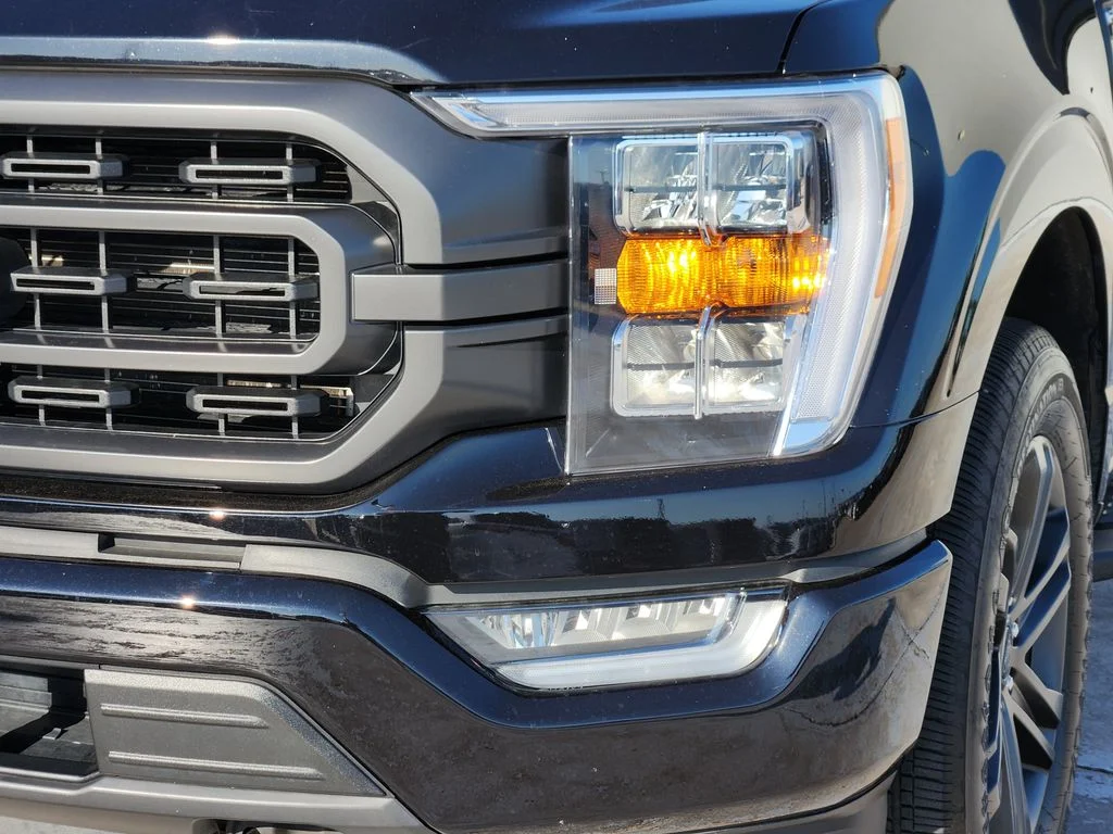 Used 2022 Agate Black Metallic Ford XLT image 11
