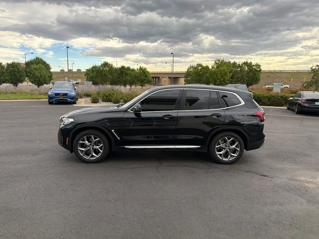 Used 2024 Black Sapphire Metallic BMW xDrive30i image 2