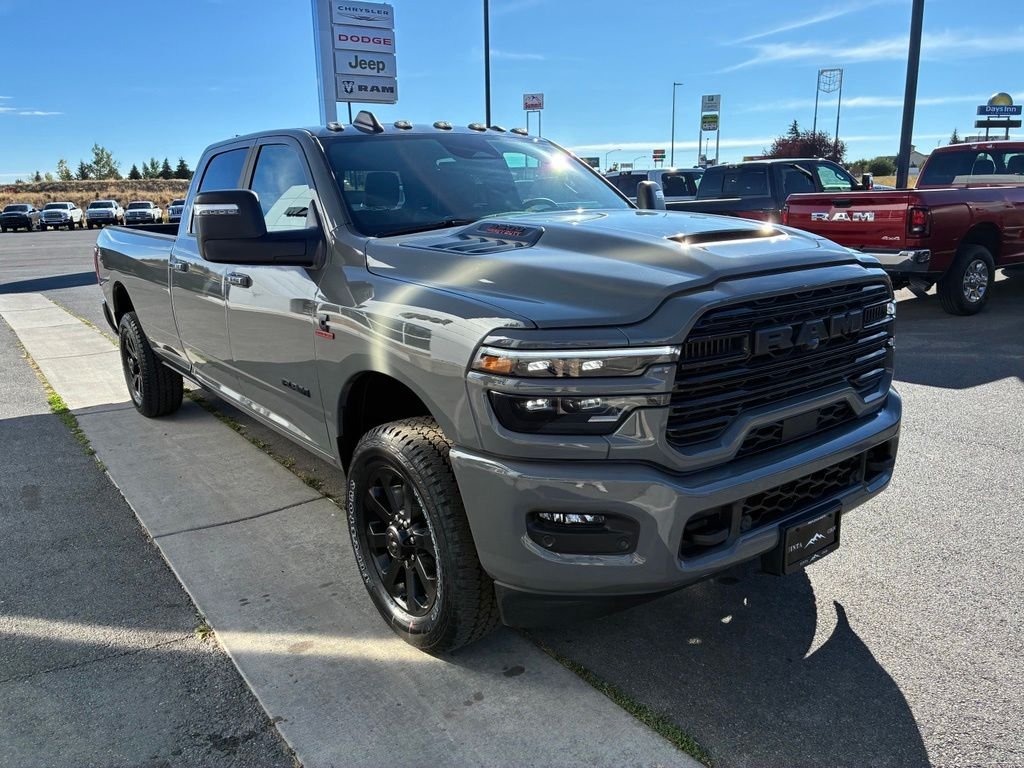 New 2026 Ceramic Gray Clear-Coat Exterior Paint RAM Laramie image 9