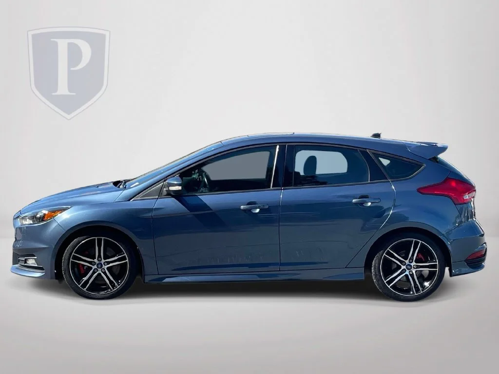 Used 2018 Blue Ford ST image 5