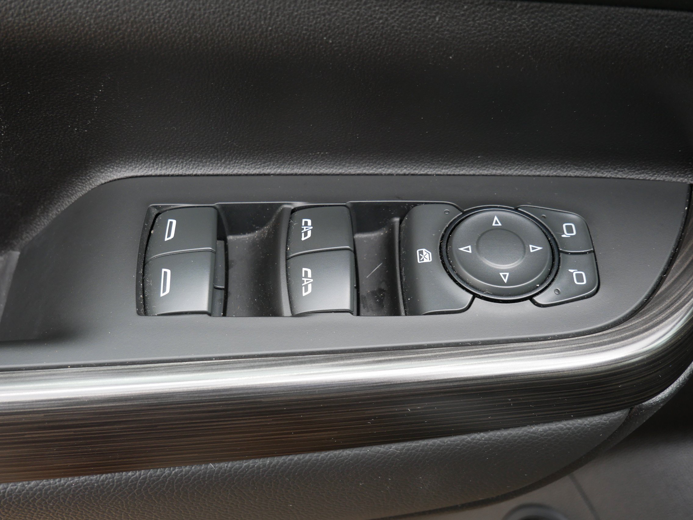Certified Used 2023 Sterling Metallic GMC SLT image 19