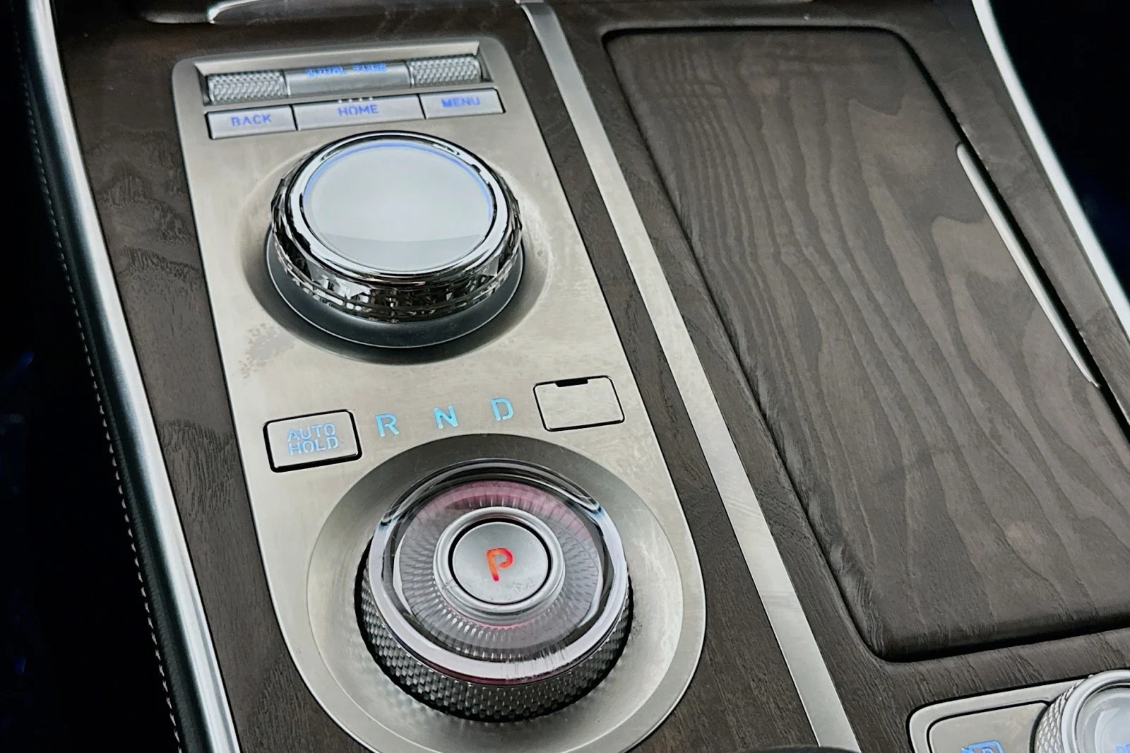 Used 2024 Capri Blue Genesis  image 7