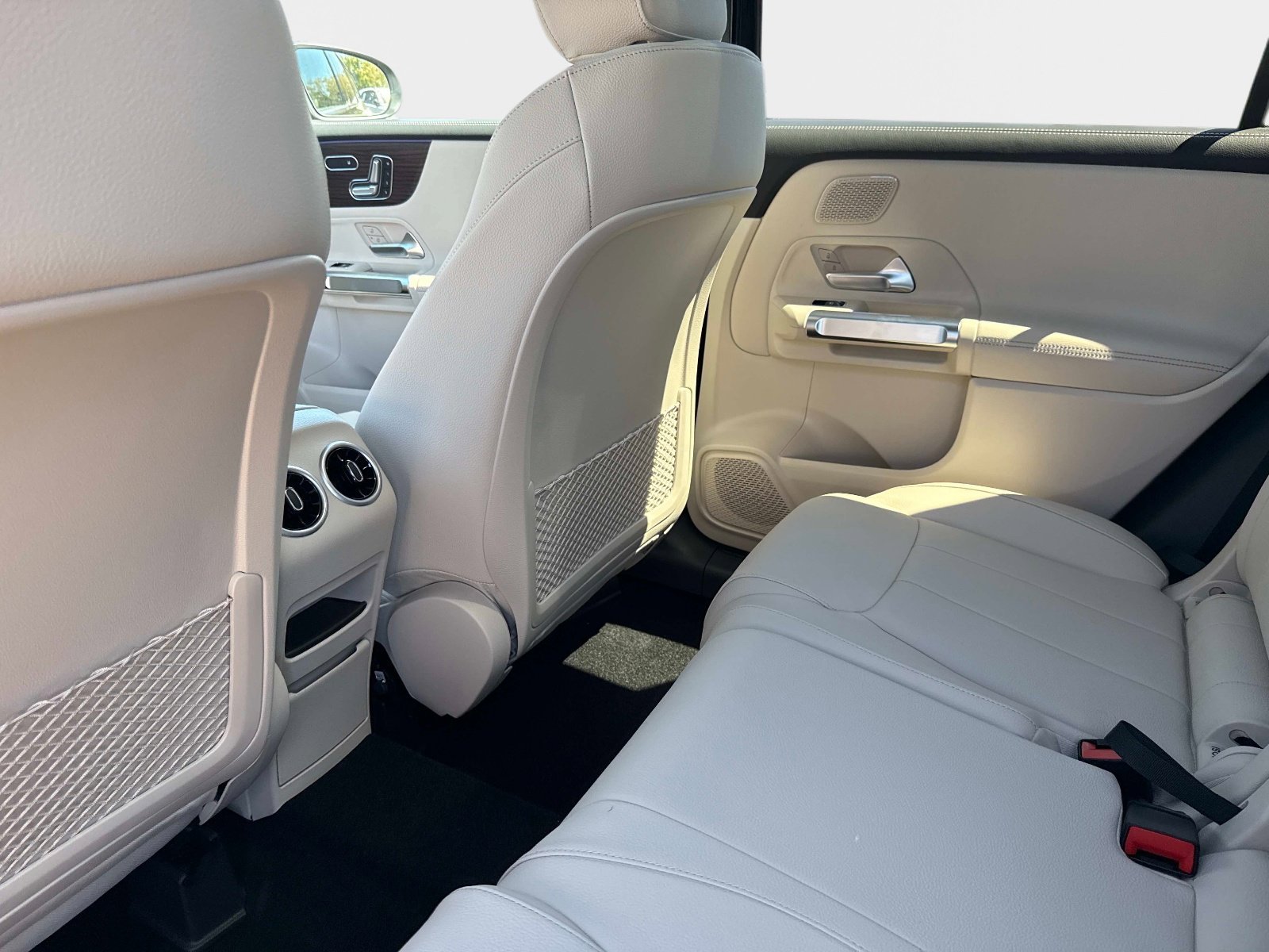 New 2026 Black Mercedes-Benz 250 4MATIC® SUV image 14