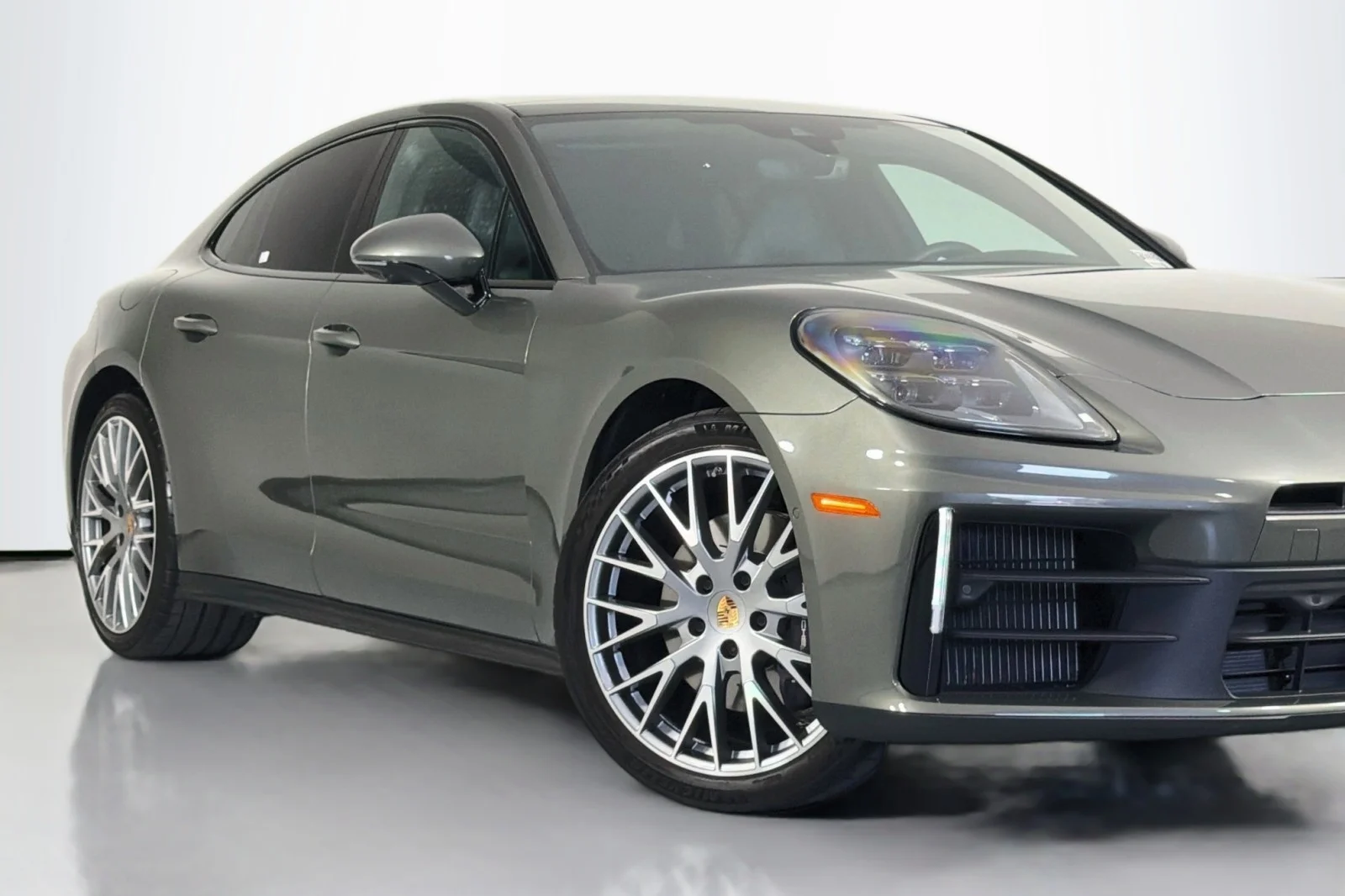 Used 2025 Aventurine Green Metallic Porsche  image 13
