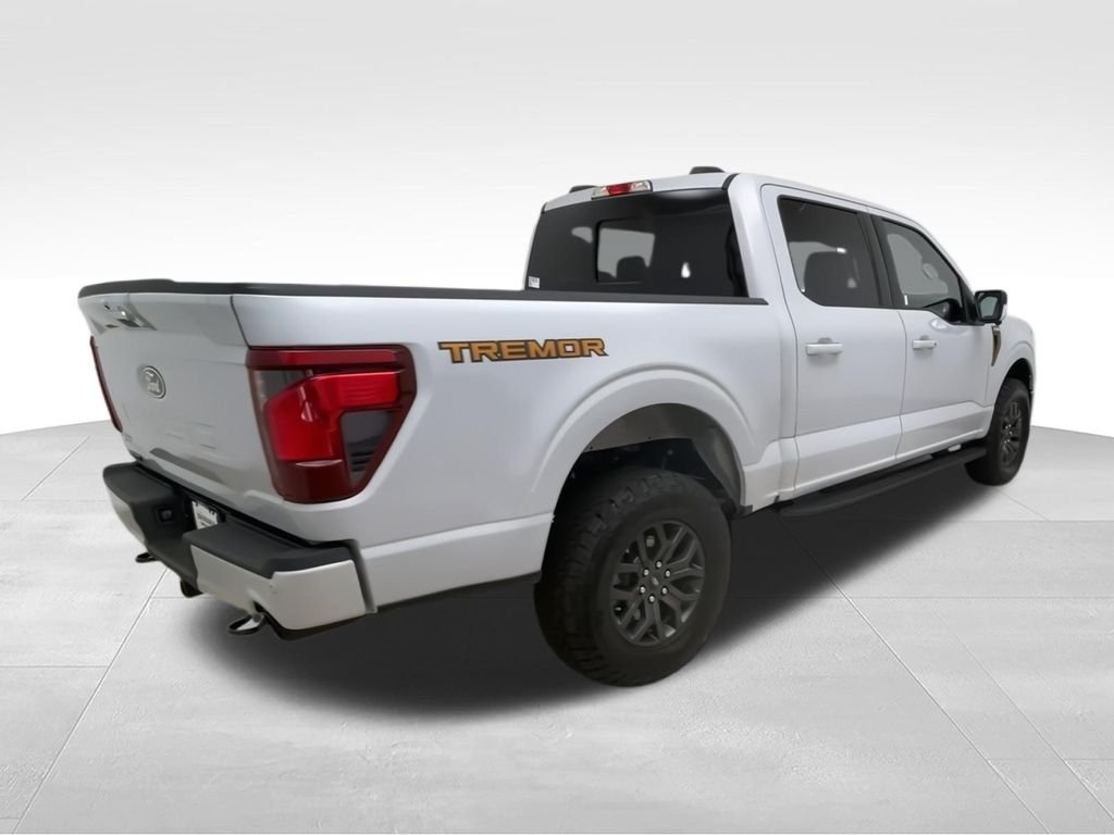 Used 2025 White Ford Tremor image 9