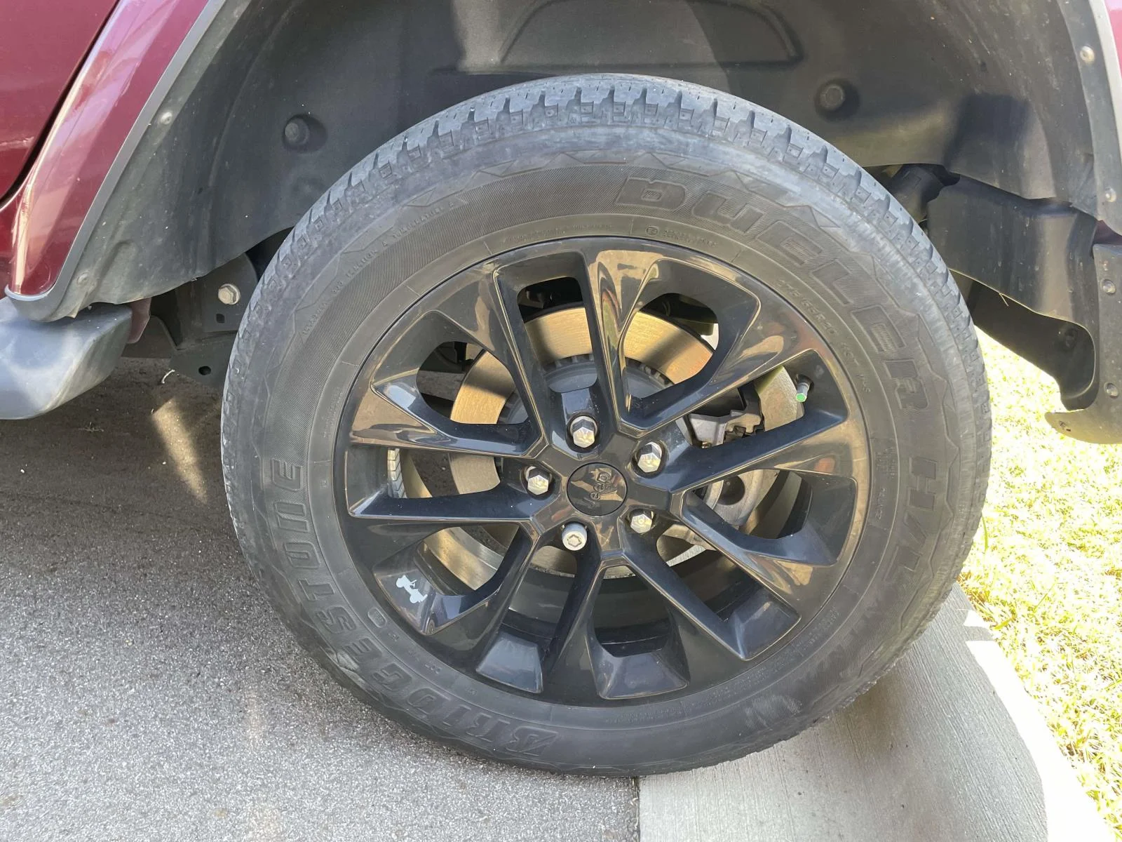 Used 2021 Snazzberry Pearlcoat Jeep Unlimited Sahara image 5