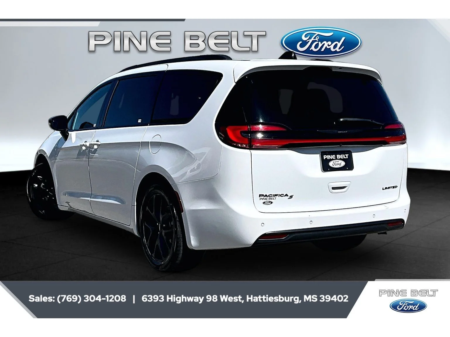Used 2025 Bright White Clearcoat Chrysler Limited image 2