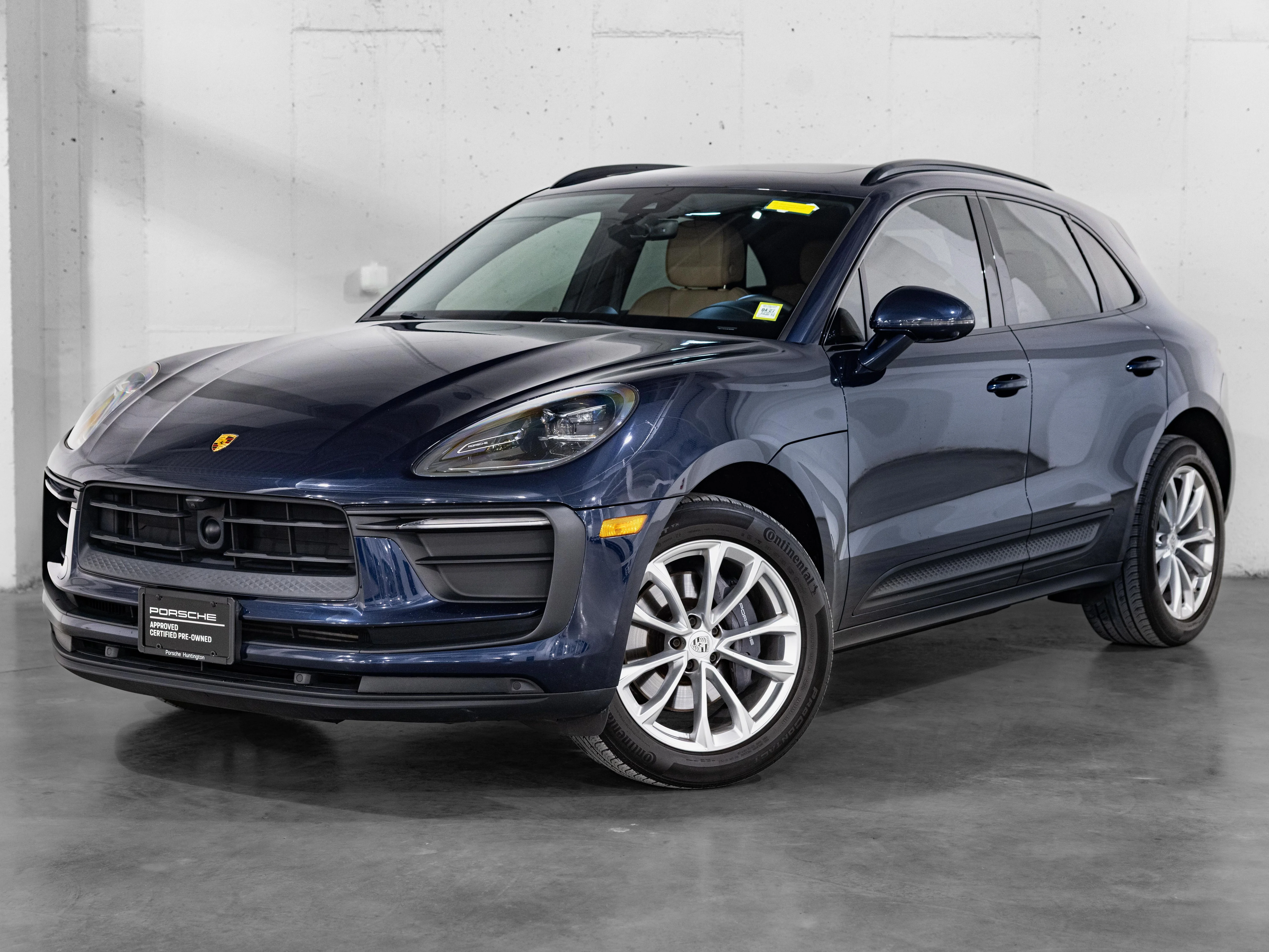 2023 Porsche Macan -'s photo