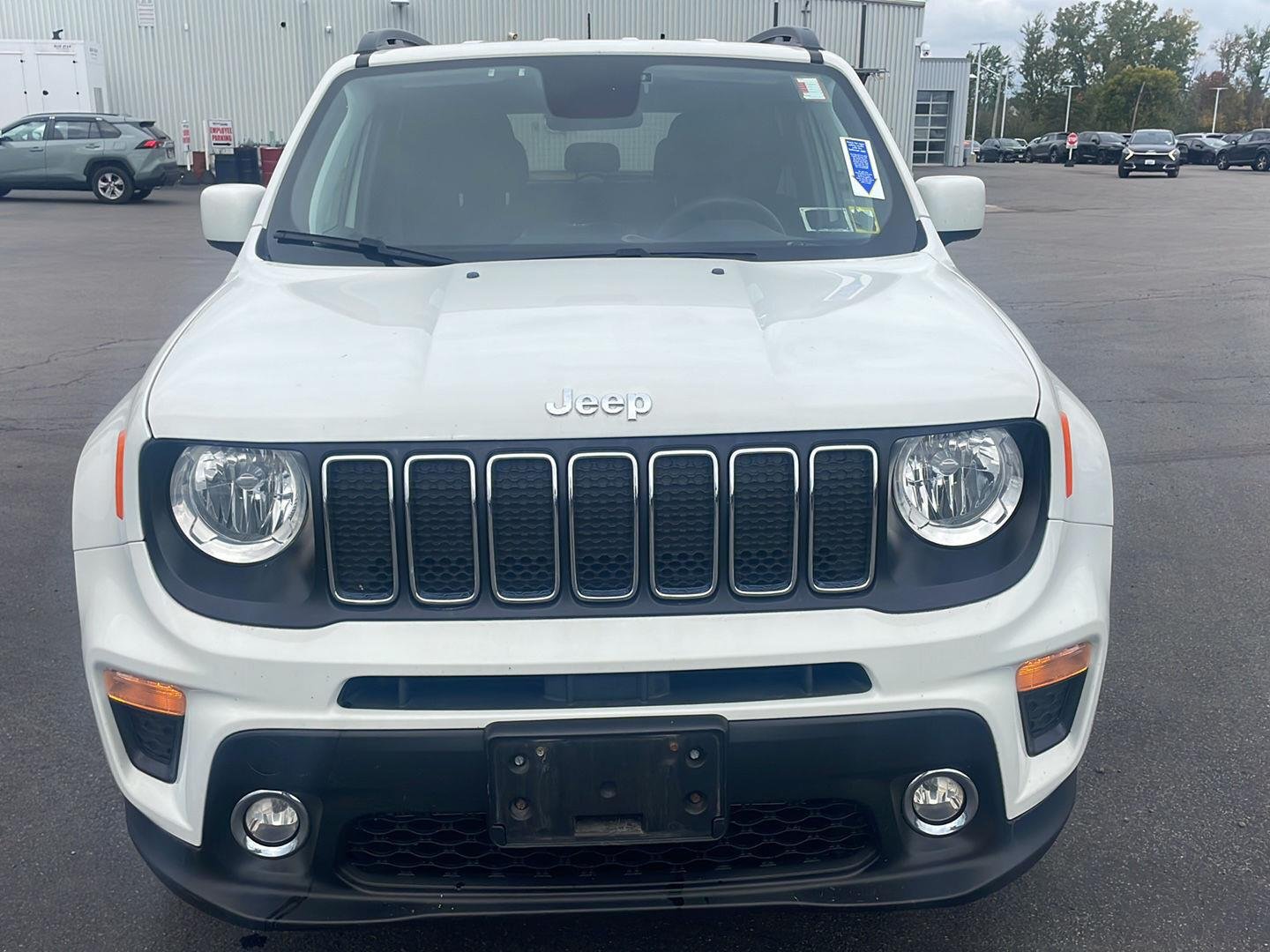 Used 2020 Alpine White Clearcoat Jeep Latitude image 7