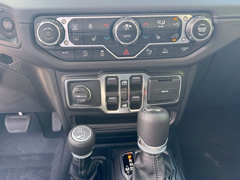 2025 Jeep Wrangler 4-Door Sahara - Photo 16