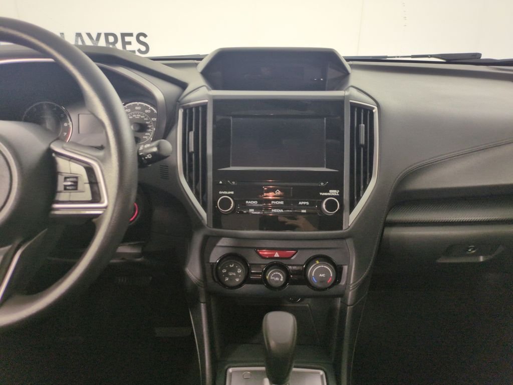Used 2019 Gray Metallic Subaru 2.0i Premium image 17