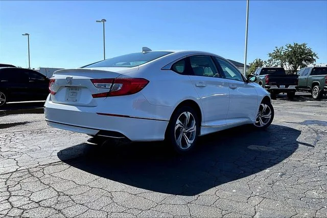 Used 2018  Honda EX-L image 4