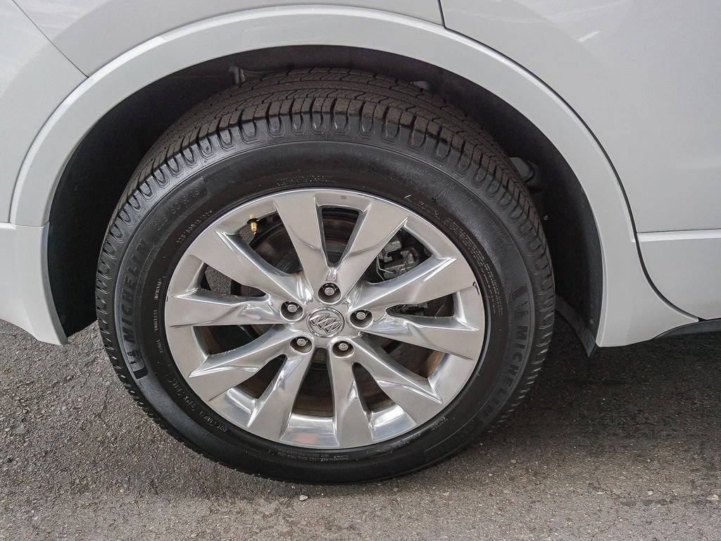 Used 2017 White Buick Essence image 9