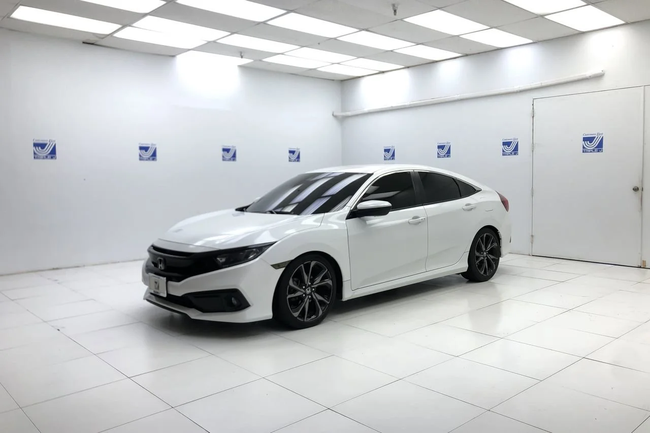 Used 2020 Platinum White Pearl Honda Sport image 4