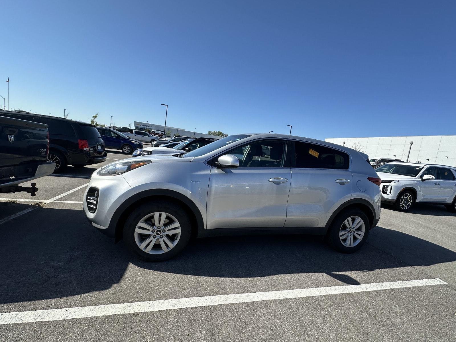Used 2018 Kia Sportage LX with VIN KNDPMCAC3J7383843 for sale in Saint Joseph, MO