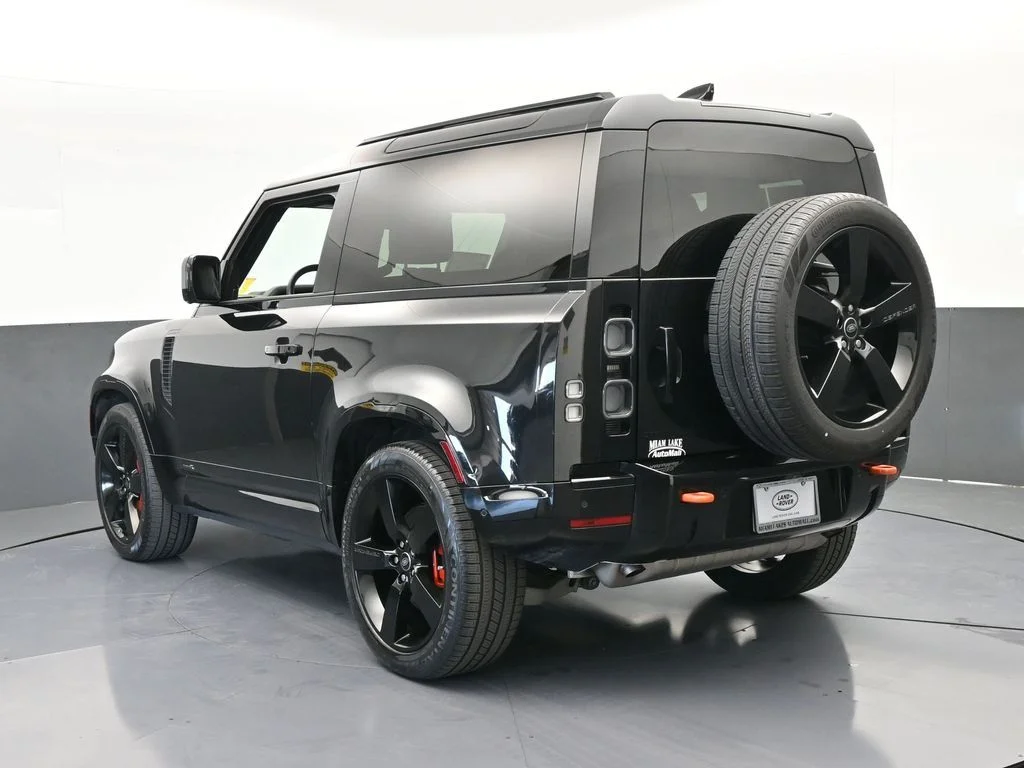 Used 2023 Black Land Rover X image 3