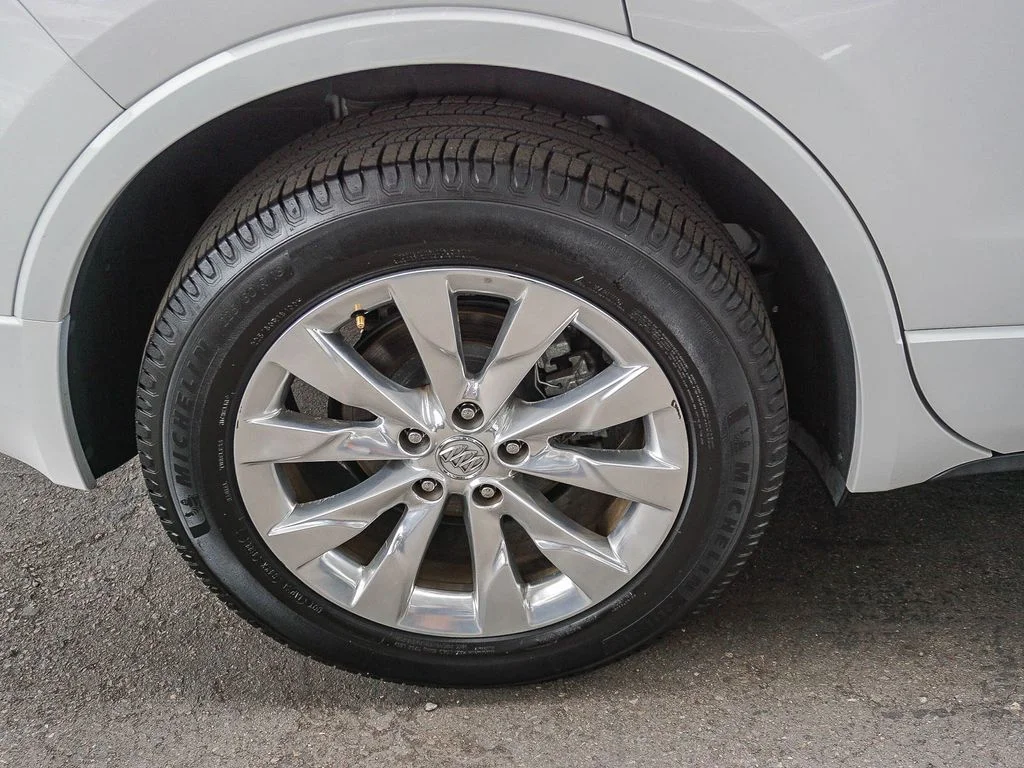 Used 2017 White Buick Essence image 9
