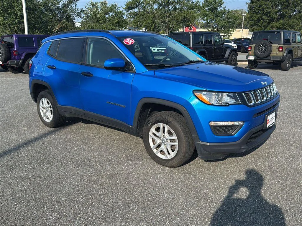 Used 2020 Laser Blue Pearlcoat Jeep Sport image 7