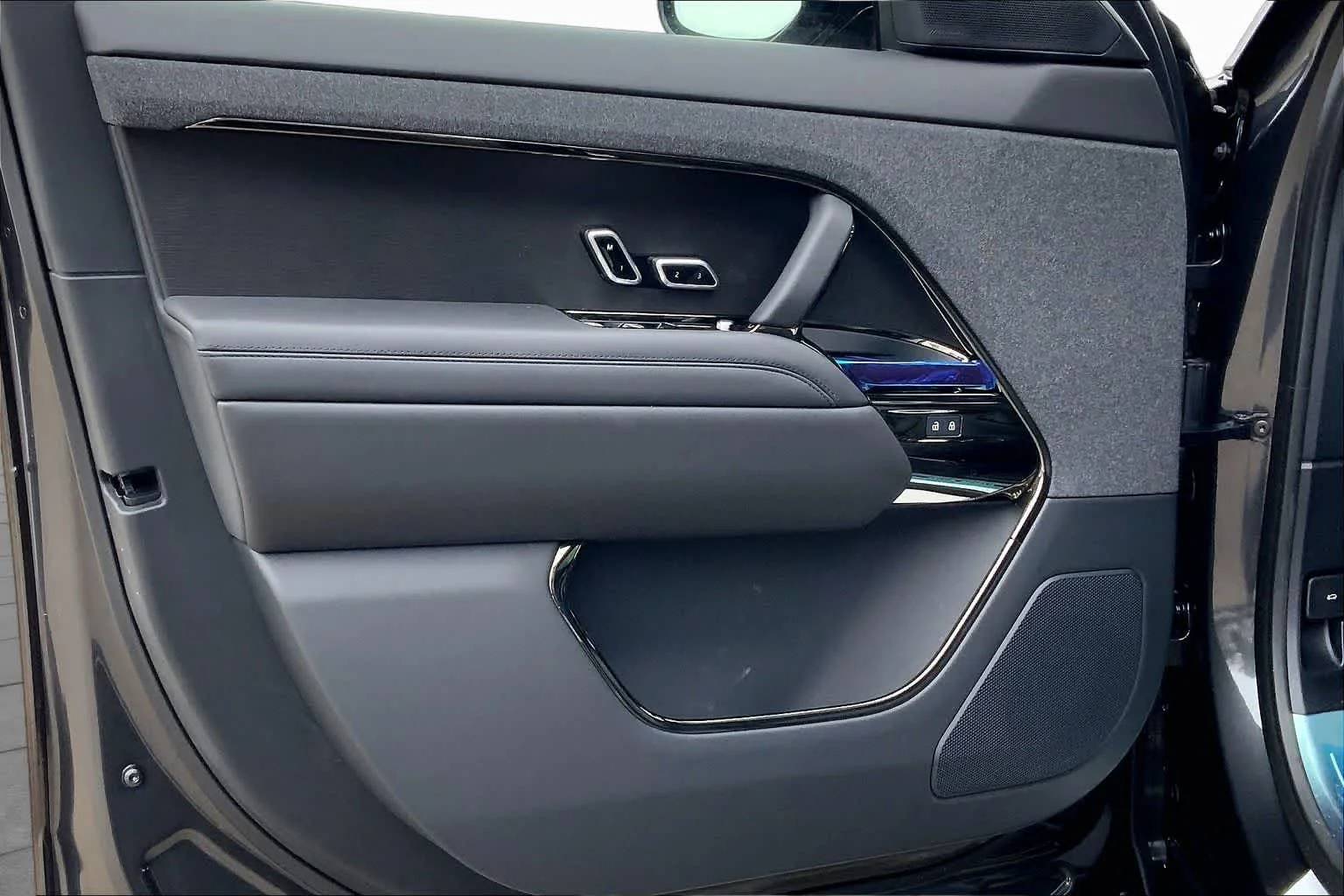 2026 Land Rover Range Rover Sport SE - Photo 10