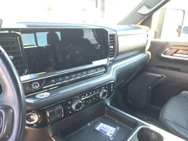 Used 2024 Black Chevrolet High Country image 14