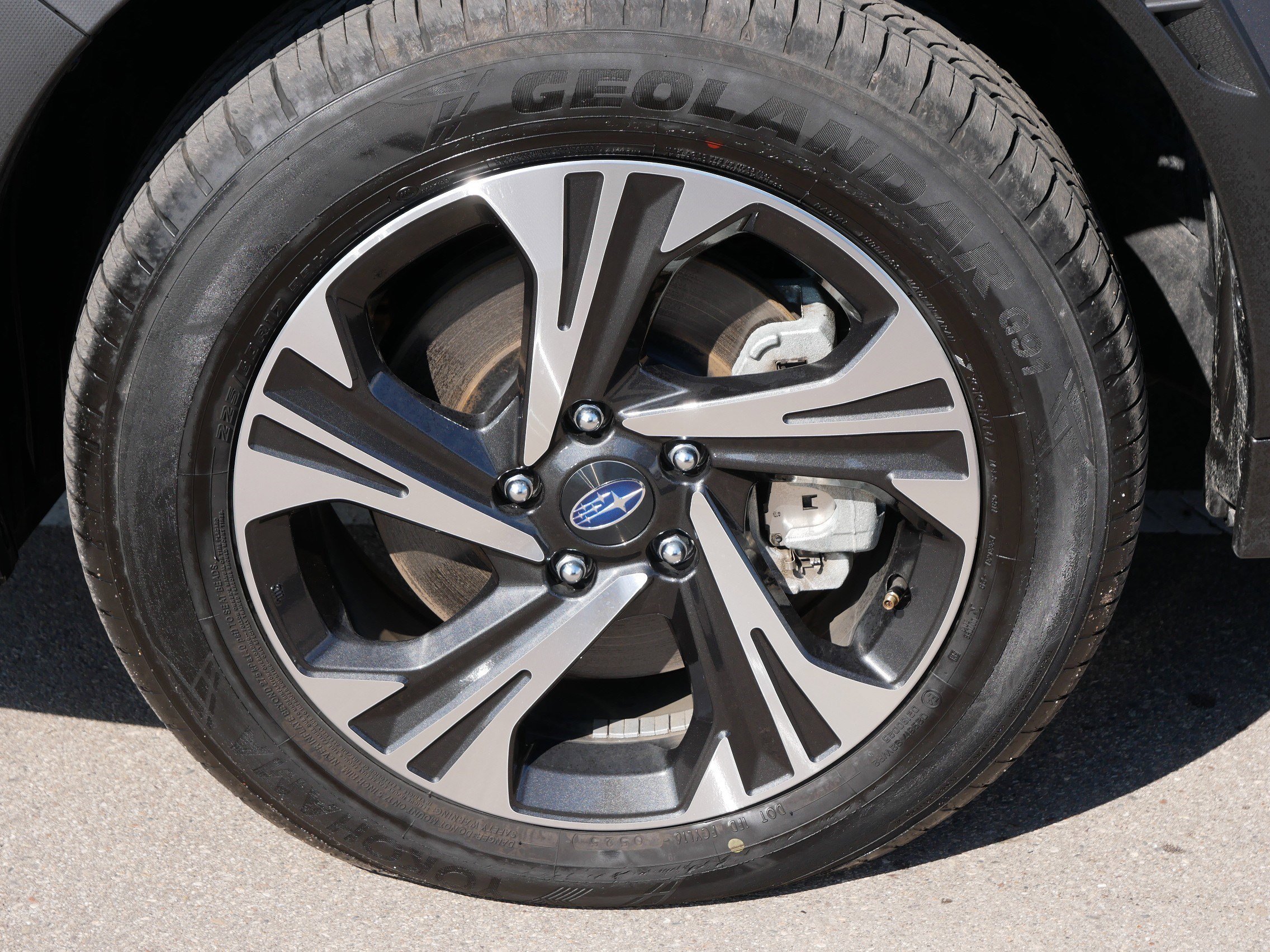 Used 2025 Magnetite Gray Metallic Subaru Premium image 15