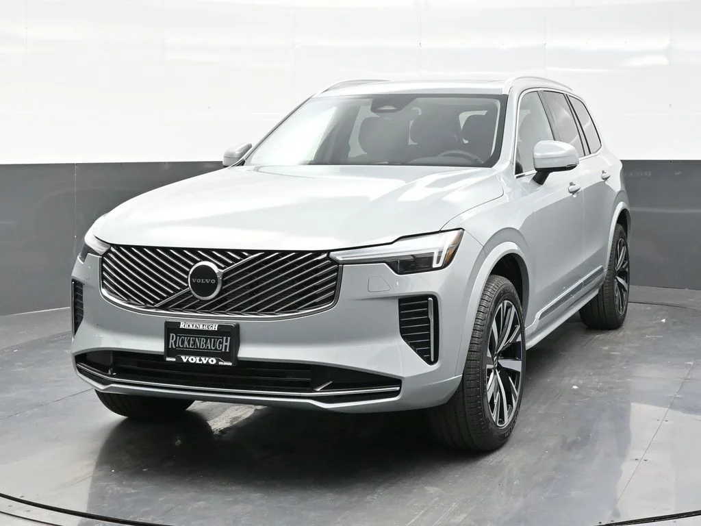 New 2026 Vapour Grey Volvo Core image 2