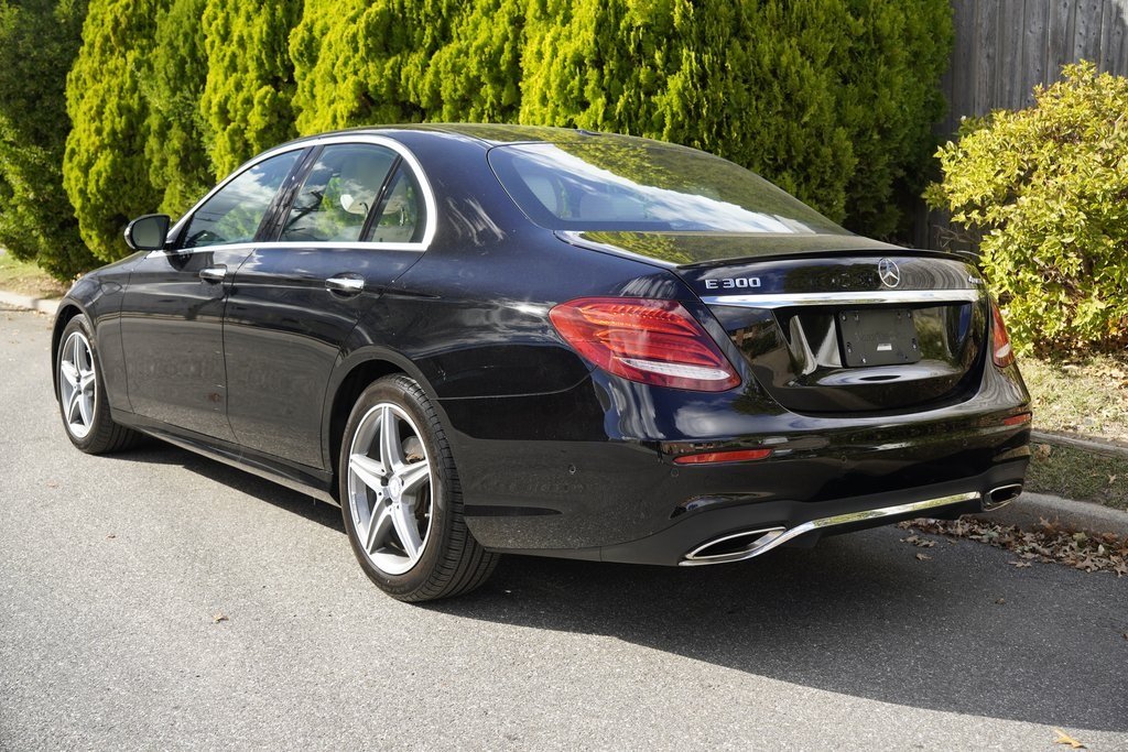 2017 Mercedes Benz E 300 4MATIC photo 3