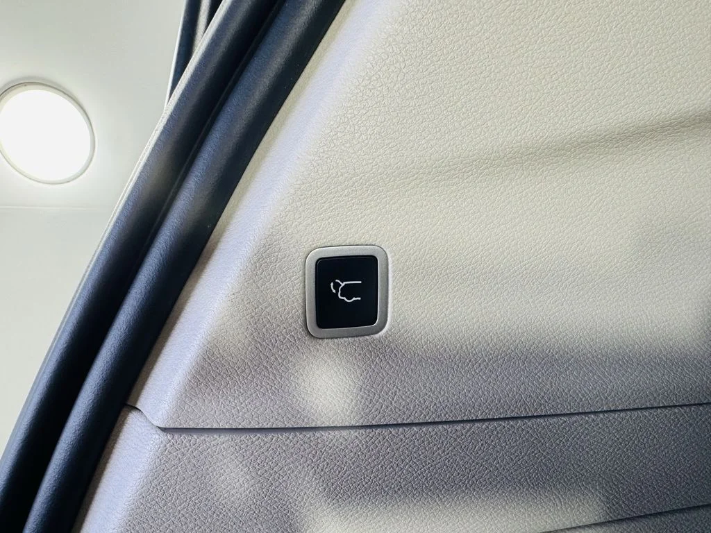 Used 2023 Black Chrysler Touring L image 28