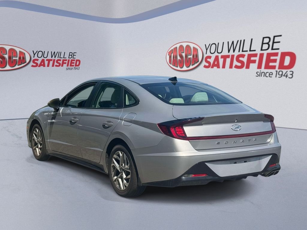 Used 2023 Silver Hyundai SEL image 5