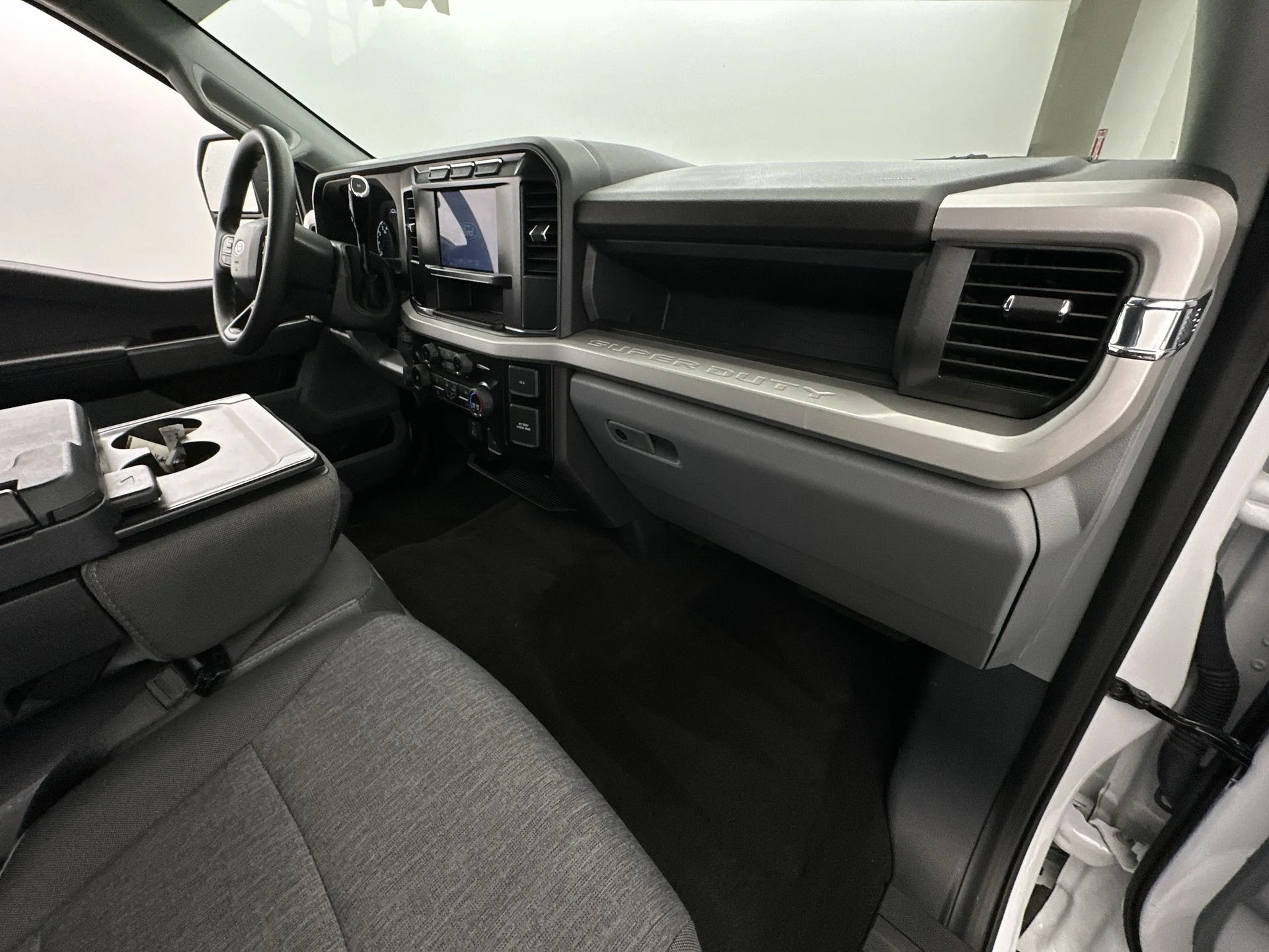 Used 2024 White Ford XL image 13