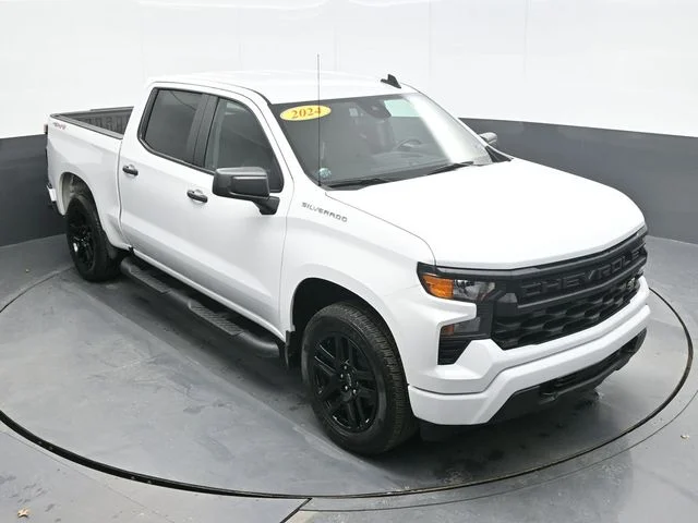 Used 2024 White Chevrolet Custom image 14