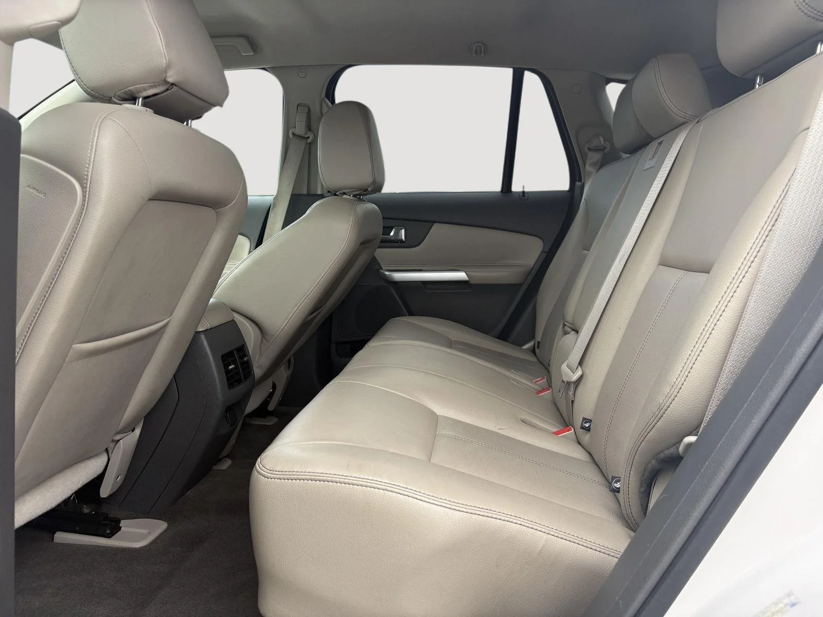 Used 2013 White Ford 4dr SEL AWD image 12