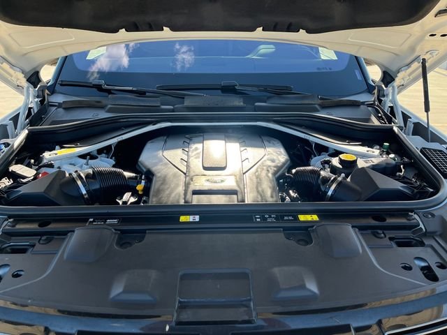 Certified Used 2023 White Land Rover SE image 19