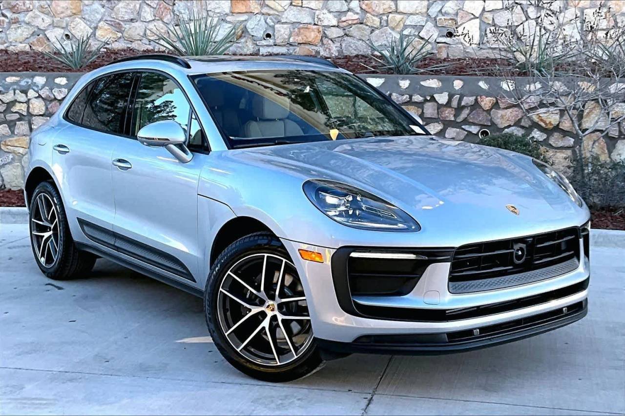 2026 Porsche Macan T - Photo 9