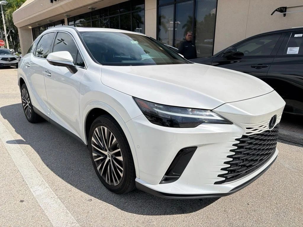 Used 2024 White Lexus 350 Premium Plus image 3