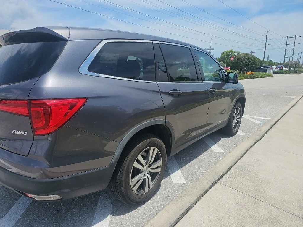 Used 2018 Modern Steel Metallic Honda EX image 5