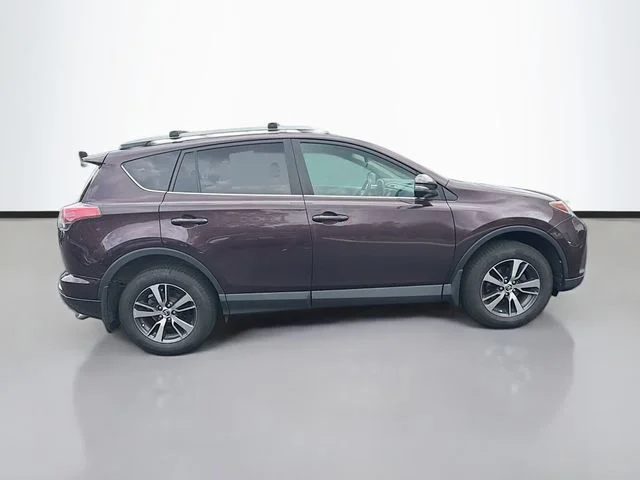 Used 2017 Black Toyota XLE image 8