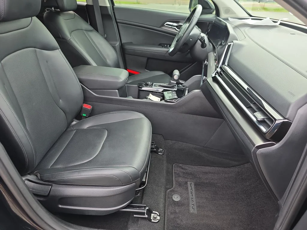 Used 2025 Black Kia EX image 36